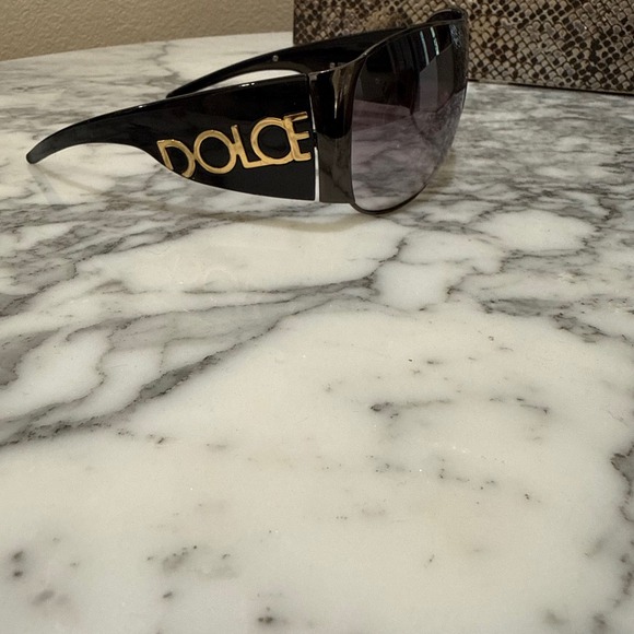Vintage Dolce & Gabbana Vintage Logo Shield Sunglasses Women OS Black Gold main image 10